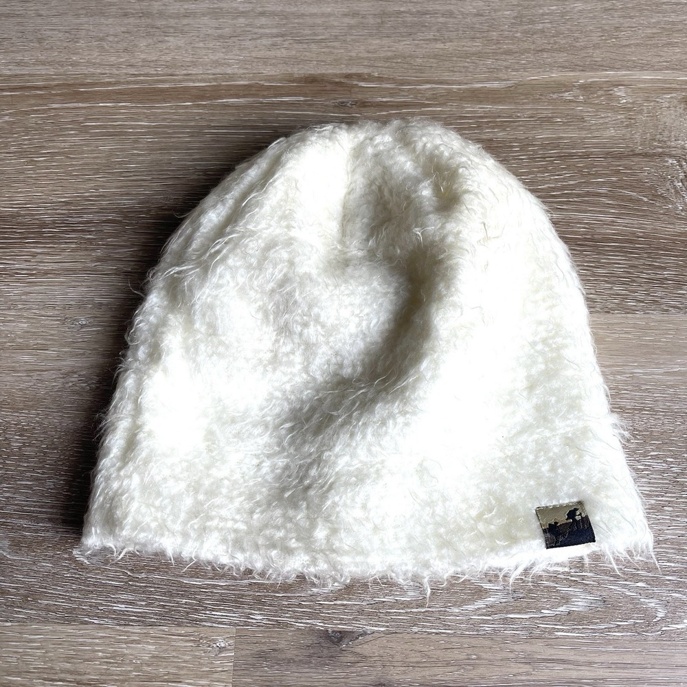 Appalachian Trail Fuzzy Ivory Beanie Embroidered Top Of The World NWT - Picture 2 of 6